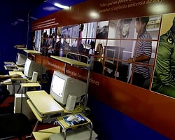 ABD Küba'da Gizlice 'Cıvıldamış'