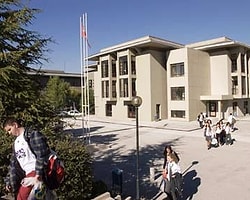 CHP Genel Başkan Yardımcısı Umut Oran, Gazeteci Uğur Dündar ile birlikte, İhsan Doğramacı Vakfı Özel Bilkent Ortaokulu’nda cumartesi günü verecekleri sempozyumun ilçe milli eğitim ve Çankaya Kaymakamlığınca iptal edildiğini duyurarak, bu duruma tepki gösterdi.