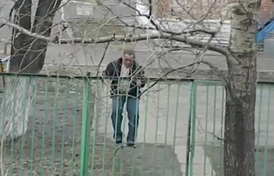 Sarhoş Adamın Çitlerle İmtihanı