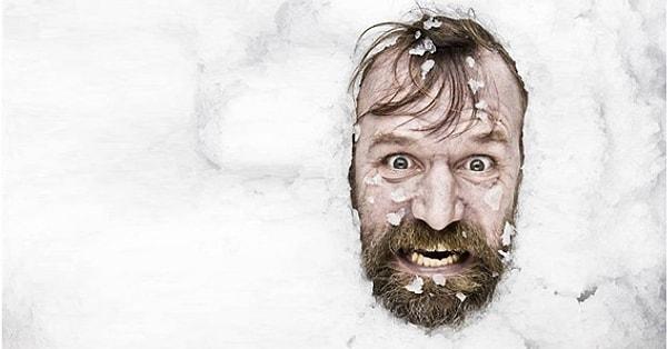 14. Hollanda'dan Wim Hof isimli kişi, (takma adı :Buz Adam) boynuna kadar gelen buz dolu bir kabinin içinde 1 saat 16 dakika buz içinde durarak rekor kırmayı başardı.