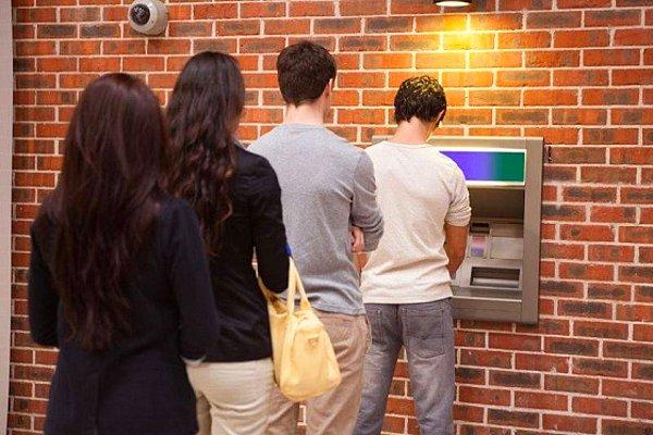 1. ATM'deki işi asgari 15 dakika süren broker