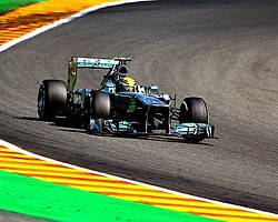Hamilton, Çin'de İlk Sırada