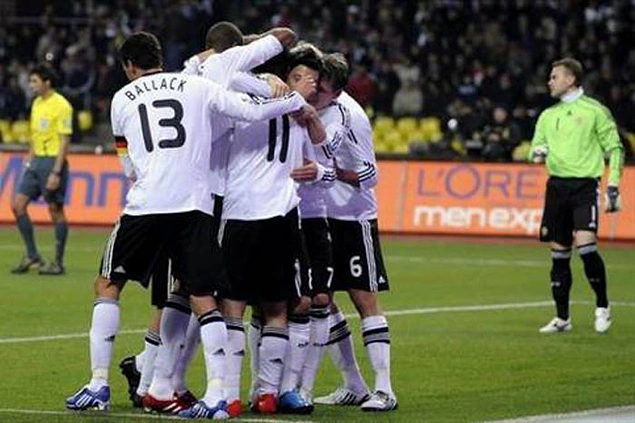 EURO 2008 Elemeleri'nde Almanya, San Marino'yu deplasmanda 13-0 yendi. Bu skor, Avrupa Şampiyonası Elemeleri'nde alınan 'en farklı sonuç' olarak tarihe geçti.