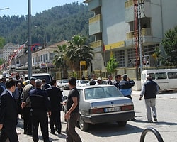 Yayladağ'ın Merkezine Top Mermisi Düştü