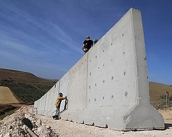 Sınıra "Seyyar Duvar"