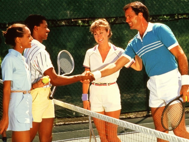 7. İki ayrı takım halinde çiftler tenis müsabakası düzenleyebilirsiniz