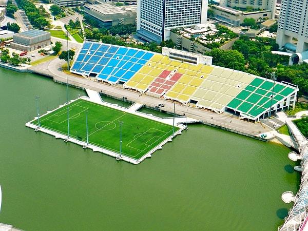 4. Marina Bay Stadı - Singapur