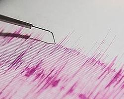 Ege'de Korkutan Deprem!