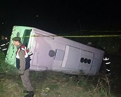 Öğrencileri Taşıyan Midibüs Devrildi: 17 Yaralı