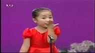 Şarkı Söylerken Kendinden Geçen Koreli Şirin Kız