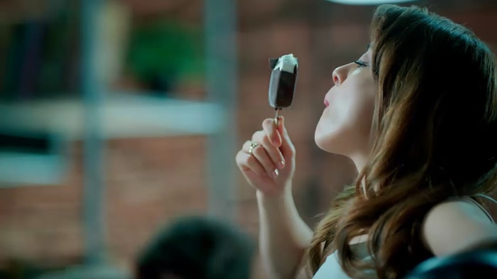 Dondurma Yerken Aslında Olanlar