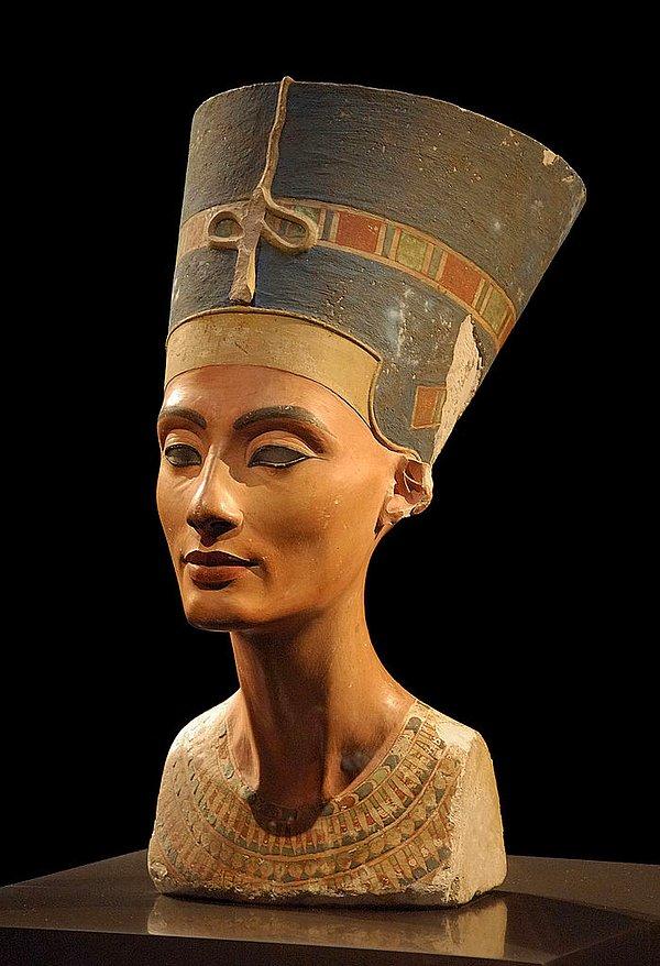 7. Nefertiti Büstü