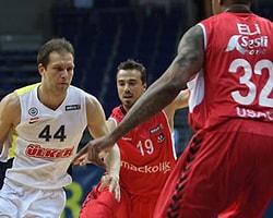 Fenerbahçe Seride Öne Geçti