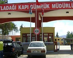 Gümrük Binasına Roket İsabet Etti!