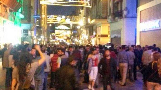 20:49 | Polis müdahalesinden sonra gruplar yeniden İstiklal Caddesinde toplanıyor