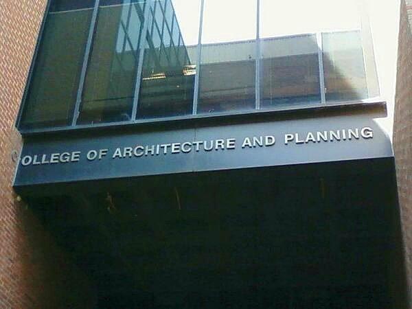 12. Daha adını tabelaya sığdıramamış mimarlık ve planlama okulundan mezun olsan kaç yazar.