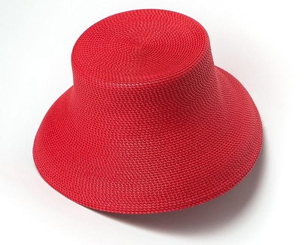 9-Bu yaz başınızdan renkli şapkalarınız eksik olmasın.