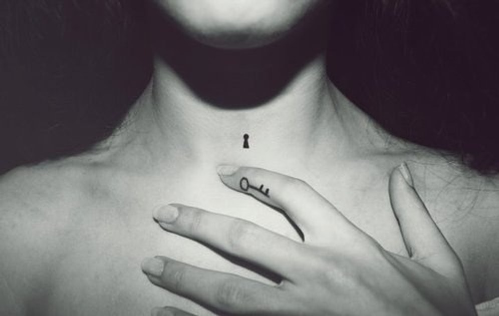 Ne Dövme Yaptırsam Diye Düşünen Kadınlara Özel: Küçük ve Harika Dövme Önerileri