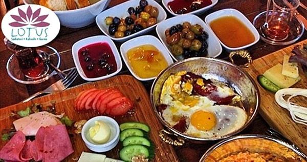 Tam Instagramlamalık Kahvaltı: Ortaköy Lotus Kahvaltı Evi