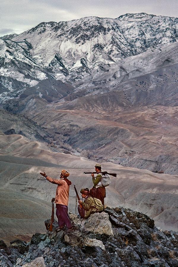 3. ‘Hindikuş Dağı'nın tepesinde duran birkaç micahit’, 1984.