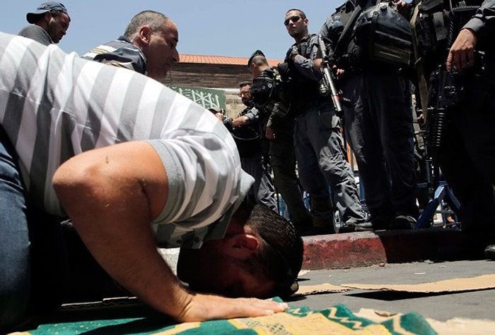 İsrail Polisi Türkleri de Mescid-i Aksa'ya Sokmadı