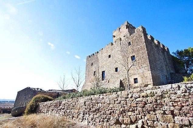 11th Century Castle, La Segarra, İspanya.