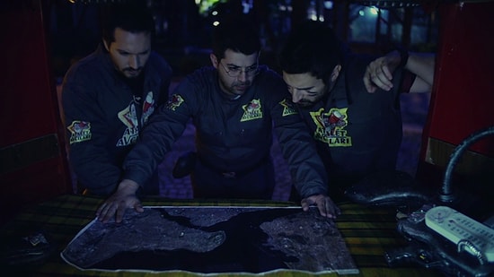 Atalet Avcıları -2.Bölüm: “Kanpüste Dehşet”