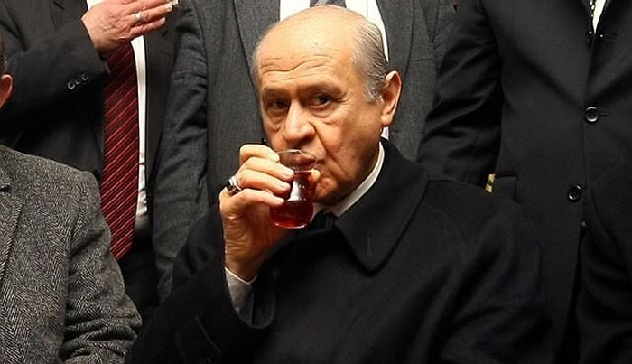 Devlet Bahçeli'nin Bisküvi ve Çay Sevdasını Gösteren 16 Caps