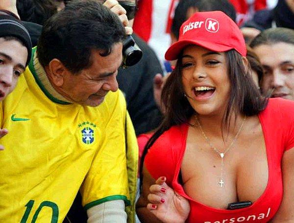 5- Kızlarının her daim güzel olması ve Paraguayın Dünya Kupasına gidememesinden dolayı Larissa Riquelme'nin Uruguay"i destekleme ihtimali.