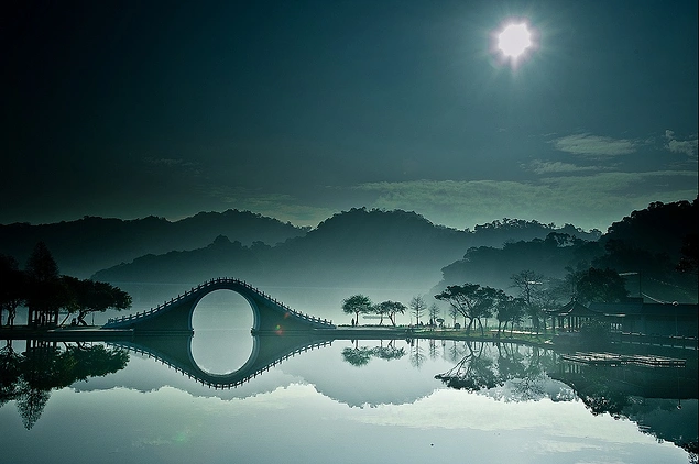 Ay Köprüsü, DaHu Parkı, Taipei