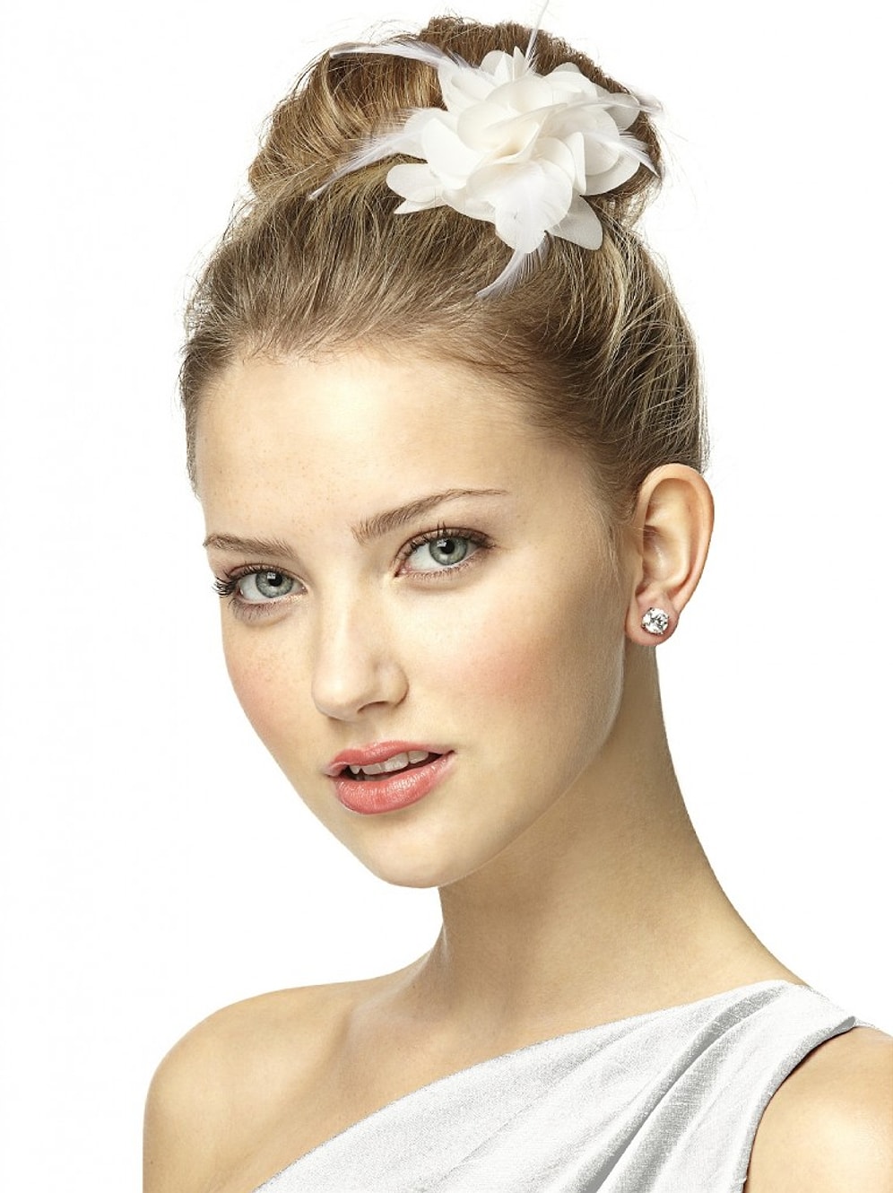 Yüzünüze En Uygun Gelin Saçı Hangisi?