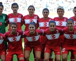 Kızlarımız, Galler Deplasmanında Kayıp!