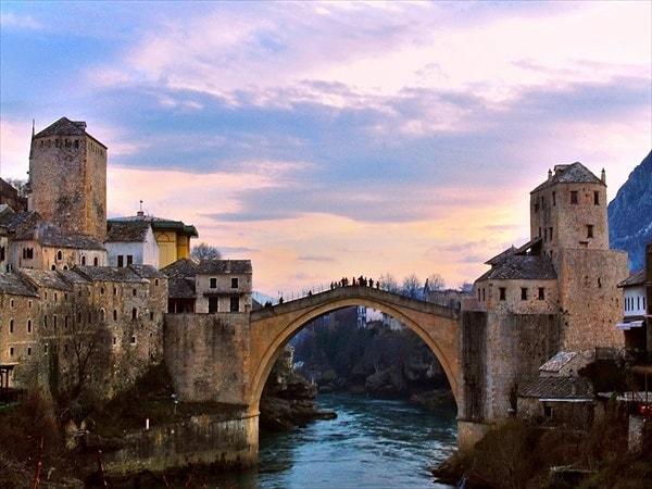 2. Mostar Köprüsü