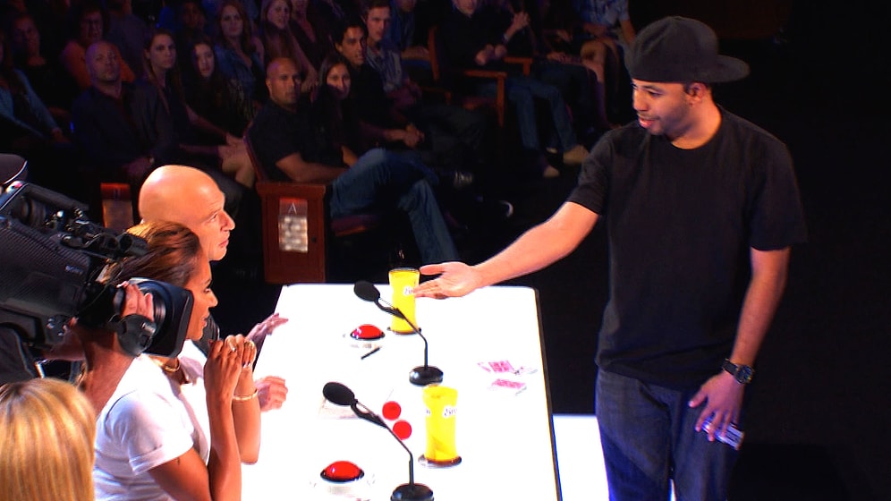 Amerika Yetenek Yarışmasında Mükemmel İllüzyon Gösterisi