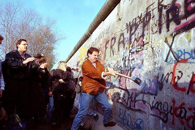 9. Berlin Duvarı laneti