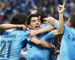 Uruguay, Suarez'in Attığı Gollerle İngiltere'yi 2-1 Mağlup Etti