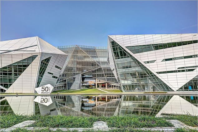 12. Bangkok Üniversitesi, Tayland