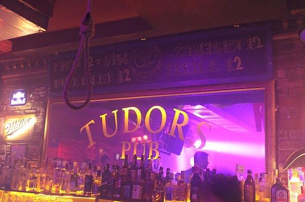 Tudors Pub