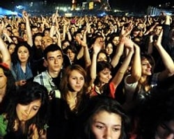 Türk Gençleri ''Mutlu Ve İyimser''