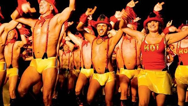 14) Sydney'de Gay ve Lezbiyenler Mardi Gras Festivali'ne gidin