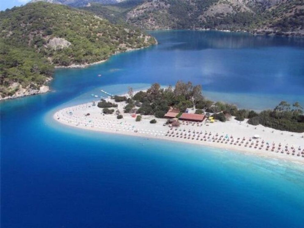 Ege'de Hangi Plajlarda Denize Girilebilir?