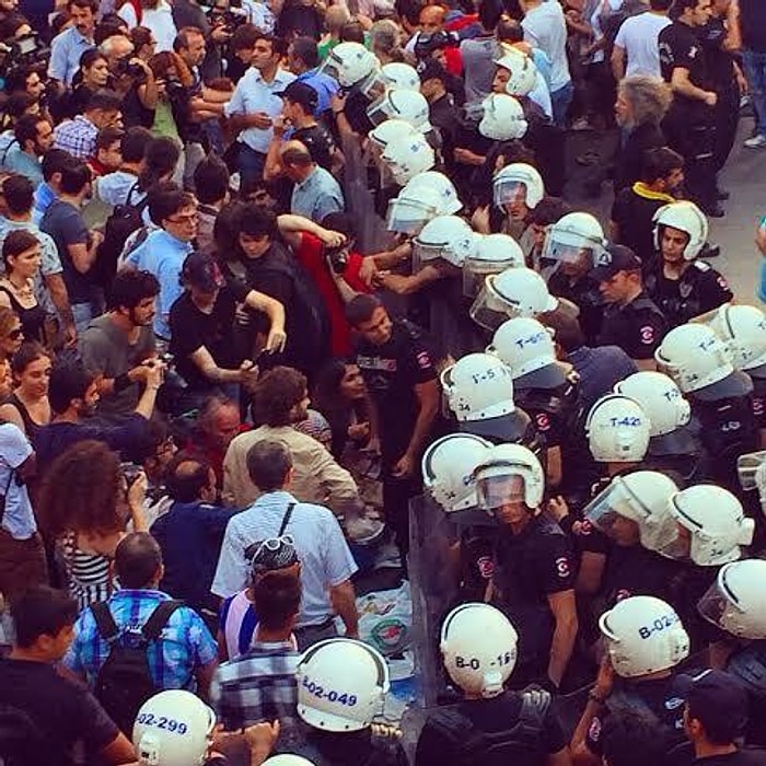 Taksim'de Yeryüzü İftarına Polis Engeli