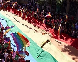 Sezgin Tanrıkulu'ndan Onur Yürüyüşü'ne Destek