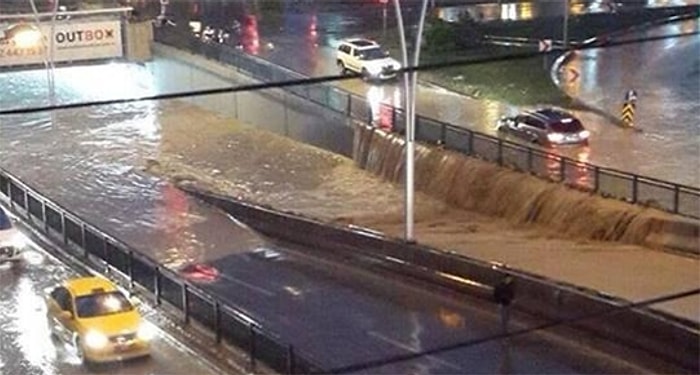 Ankara'da Yarım Saatlik Yağış Eziyeti