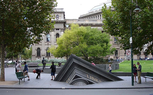 17. ''Batan Bina'' ,Devlet Kütüphanesi, Melbourne, Avustralya