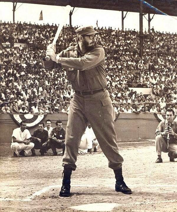15. Fidel Castro Havana'da beyzbol oynuyor, 1959