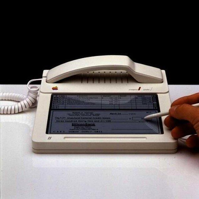 20. 1983 yılında yapılan iPhone'un prototipi