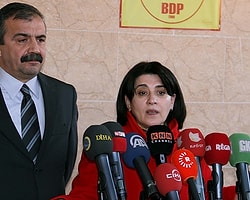 Sırrı Süreyya Önder ve Leyla Zana İmralı'ya Gitti