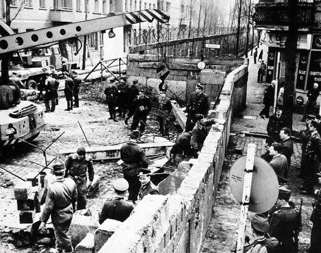 1. Berlin Duvarı inşaatı, 1961