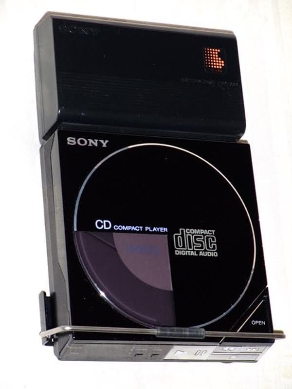 1984 İlk CD Çalarlı Walkman